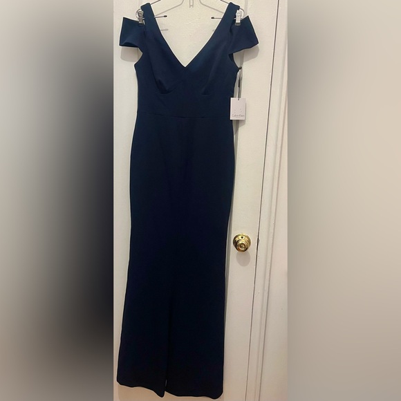 NWT Double V Off-Shoulder Navy Calvin Klein Formal Event Gown - Picture 3 of 14